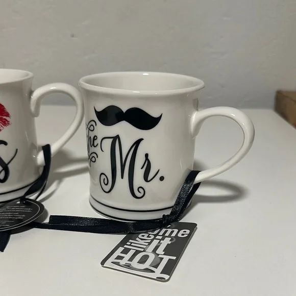 Mr. and Mrs. White Ceramic Mugs Set - Picture 2 of 4